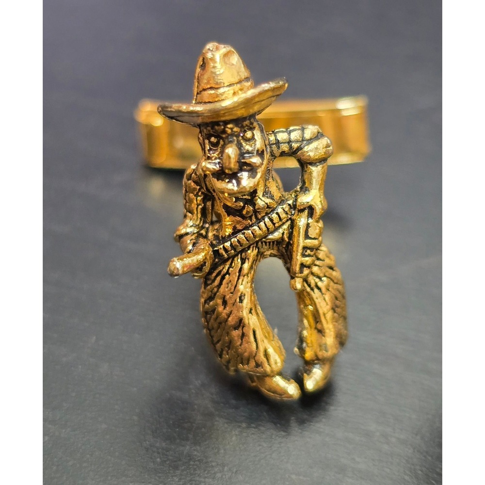 Vintage Gunfighter Cowboy Cuff Links Gold Tone